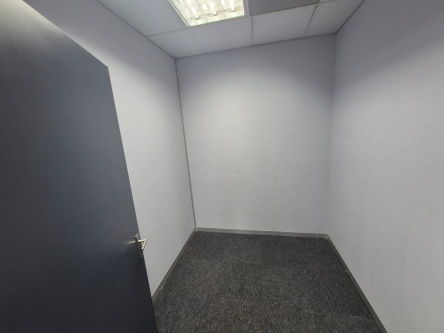 To Let Commercial Property for Rent in Die Hoewes Gauteng