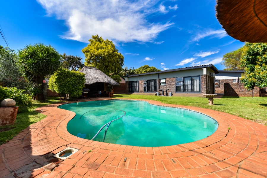 4 Bedroom Property for Sale in Sinoville Gauteng