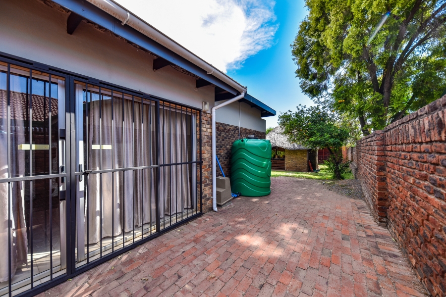 4 Bedroom Property for Sale in Sinoville Gauteng