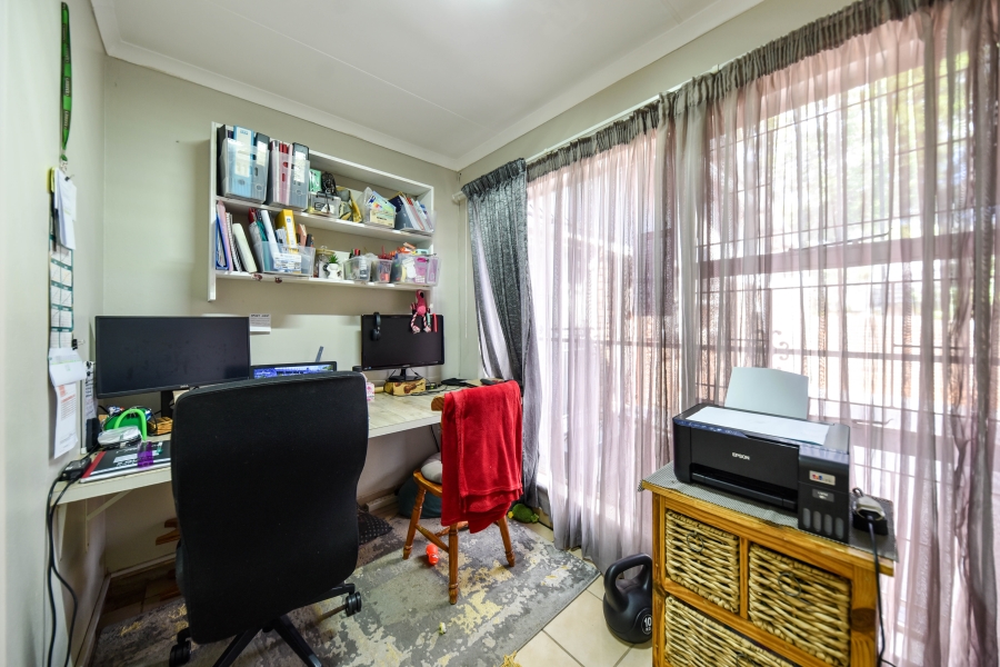 4 Bedroom Property for Sale in Sinoville Gauteng