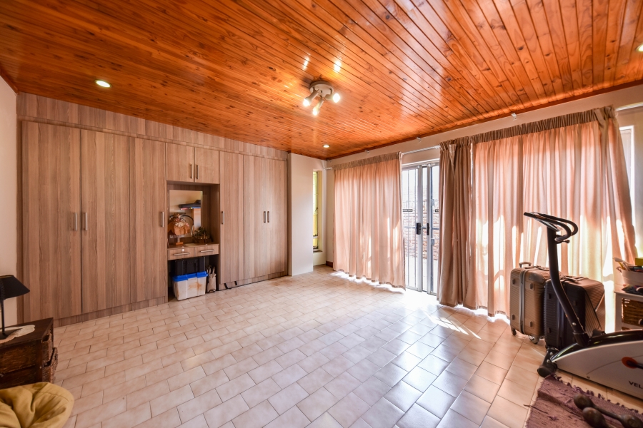 4 Bedroom Property for Sale in Sinoville Gauteng
