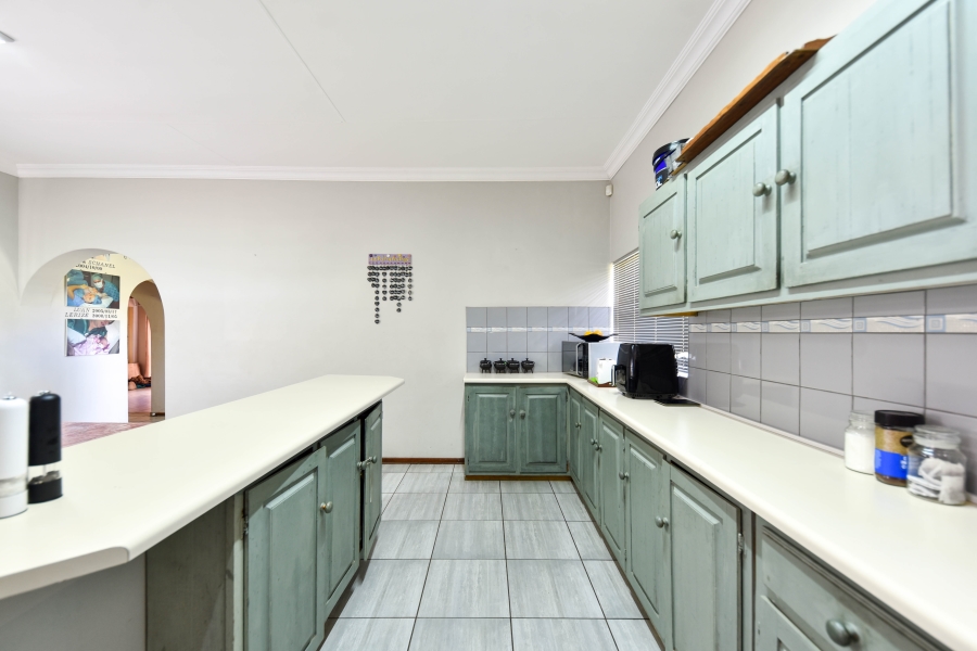 4 Bedroom Property for Sale in Sinoville Gauteng
