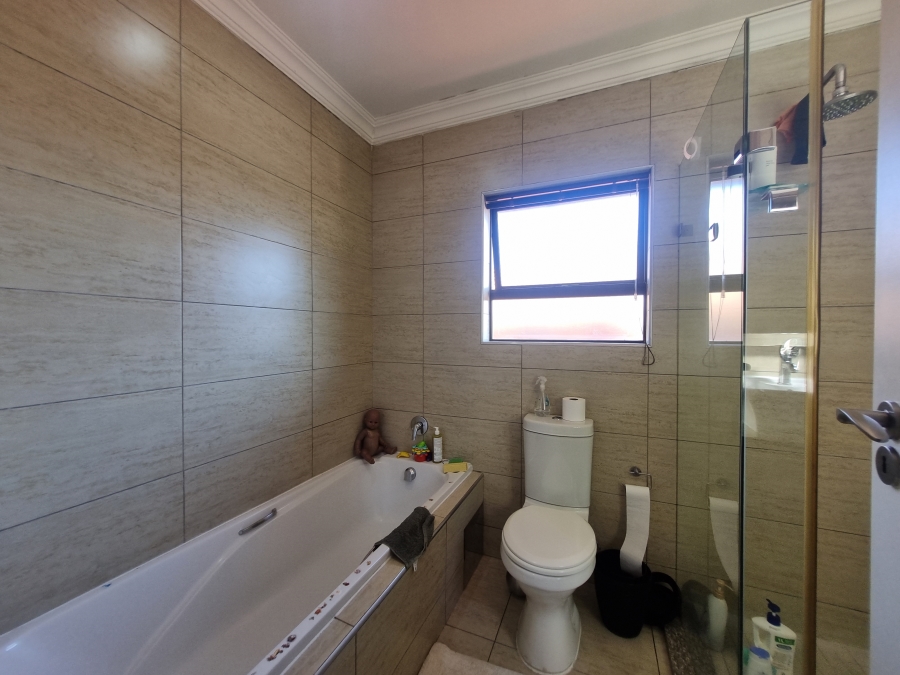 To Let 3 Bedroom Property for Rent in Equestria Gauteng