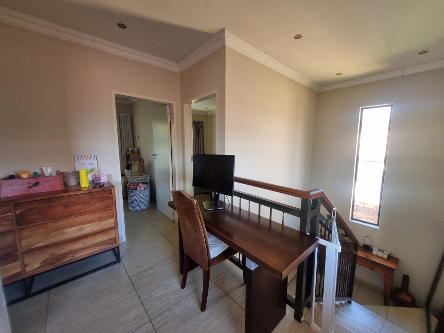 To Let 3 Bedroom Property for Rent in Equestria Gauteng