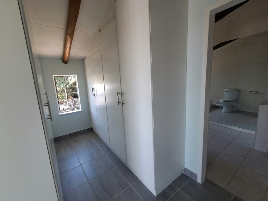 To Let 1 Bedroom Property for Rent in Fontainebleau Gauteng