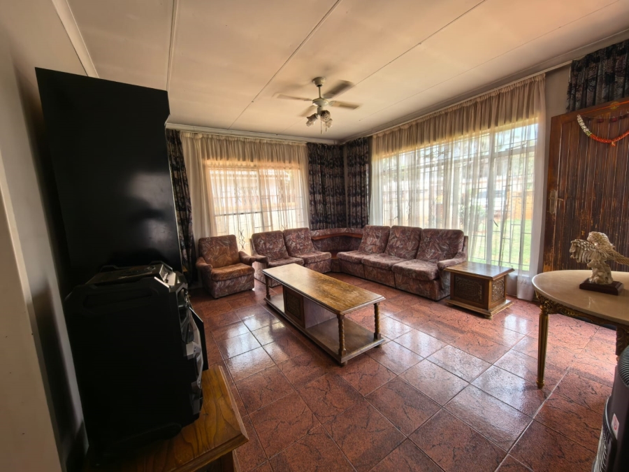3 Bedroom Property for Sale in Lenasia South Gauteng
