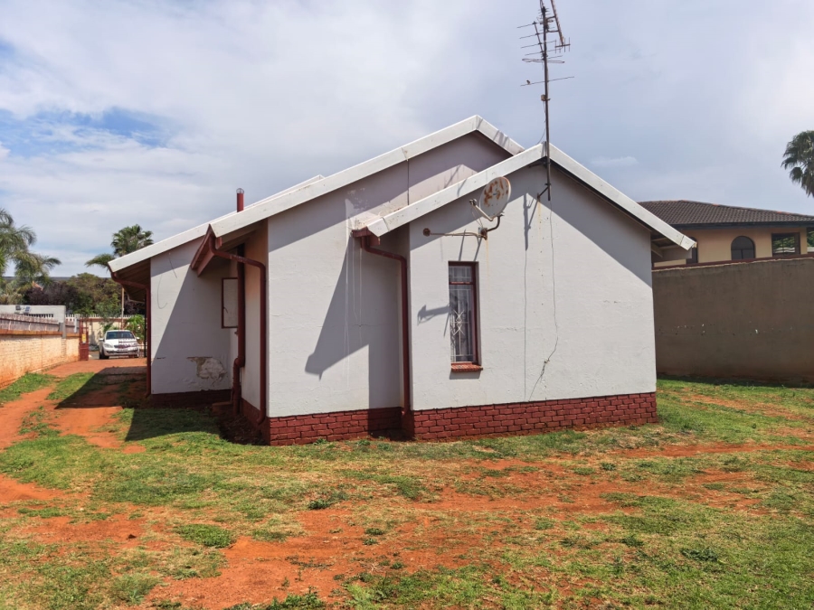 3 Bedroom Property for Sale in Lenasia South Gauteng