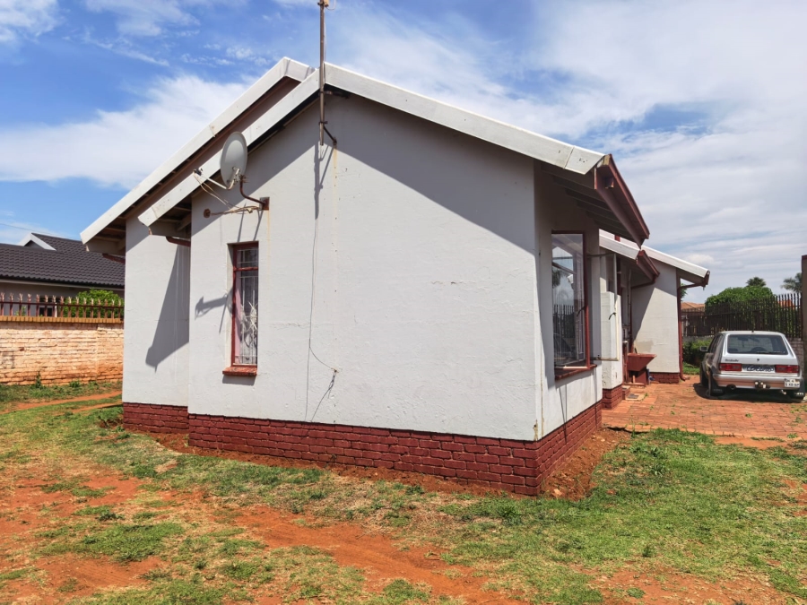 3 Bedroom Property for Sale in Lenasia South Gauteng