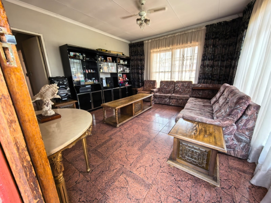 3 Bedroom Property for Sale in Lenasia South Gauteng