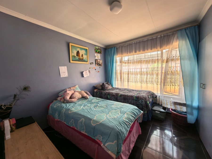 3 Bedroom Property for Sale in Lenasia South Gauteng