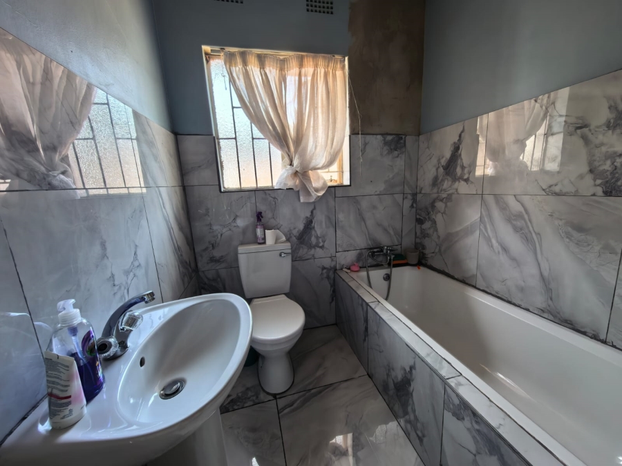 3 Bedroom Property for Sale in Lenasia South Gauteng