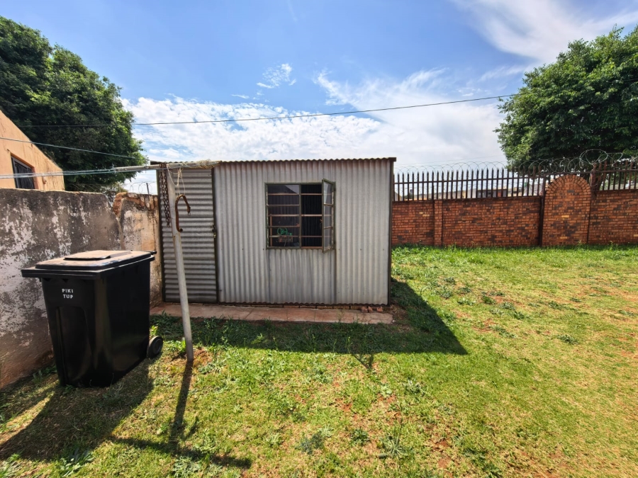 3 Bedroom Property for Sale in Lenasia South Gauteng