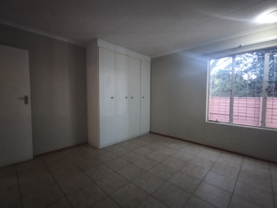 2 Bedroom Property for Sale in Groblerpark Gauteng