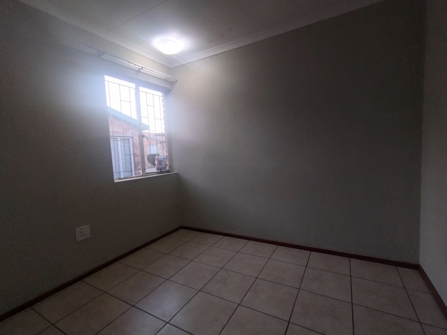 2 Bedroom Property for Sale in Groblerpark Gauteng