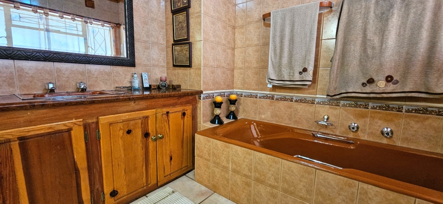 3 Bedroom Property for Sale in Three Rivers East Gauteng