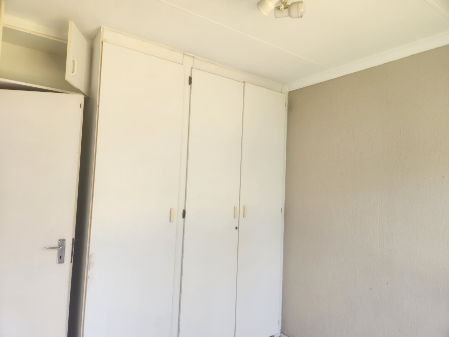 To Let 2 Bedroom Property for Rent in Wilgeheuwel Gauteng