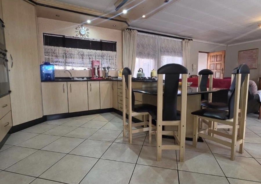 4 Bedroom Property for Sale in Brackendowns Gauteng