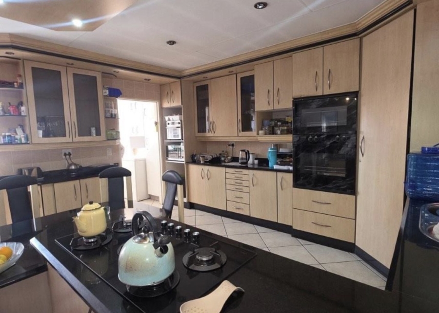 4 Bedroom Property for Sale in Brackendowns Gauteng