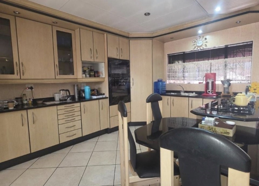 4 Bedroom Property for Sale in Brackendowns Gauteng
