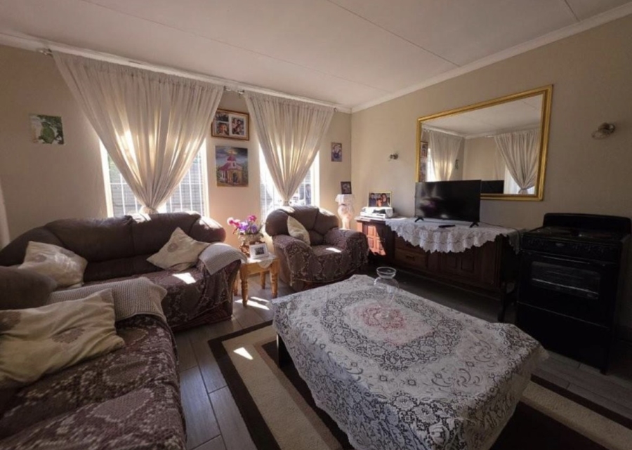 4 Bedroom Property for Sale in Brackendowns Gauteng
