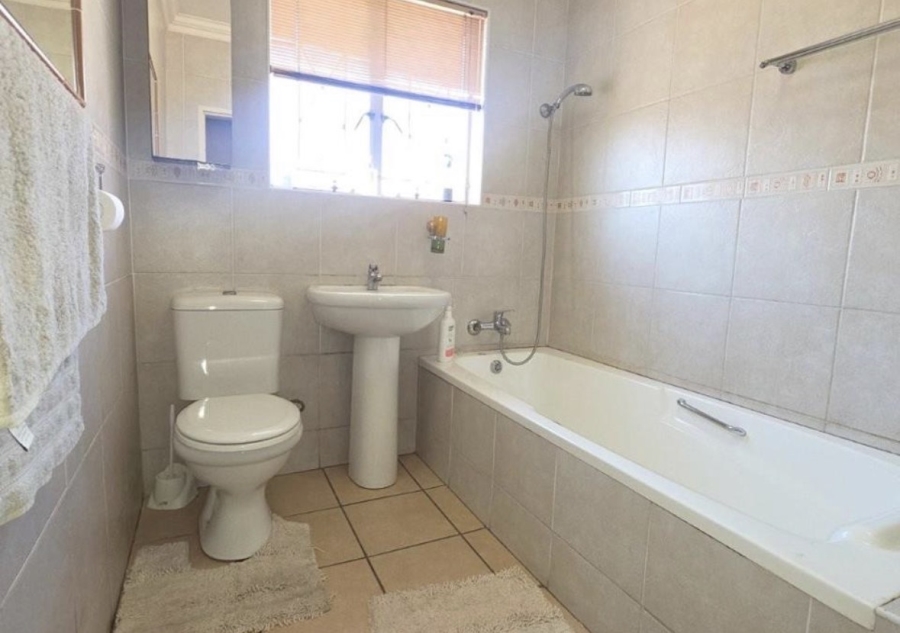 4 Bedroom Property for Sale in Brackendowns Gauteng