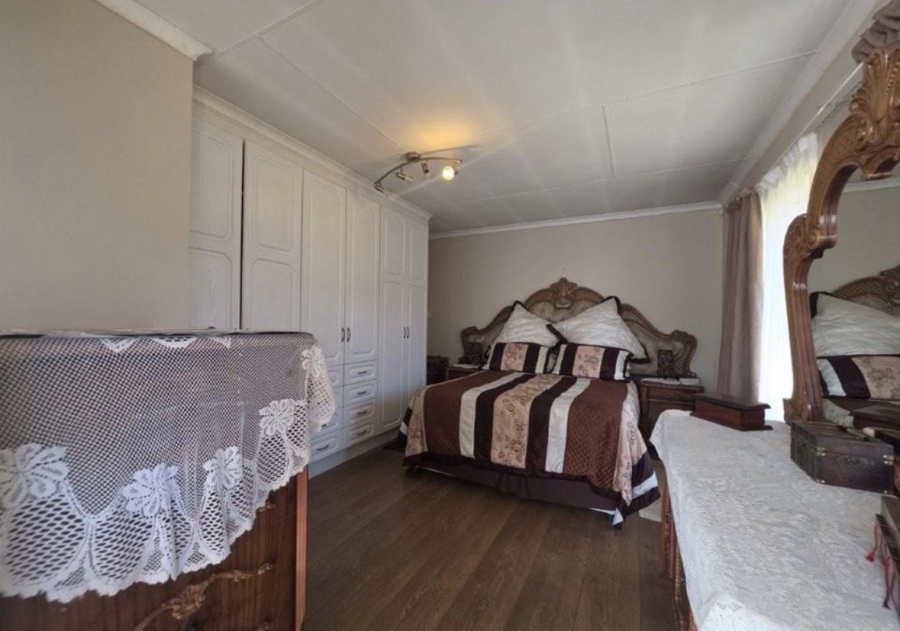 4 Bedroom Property for Sale in Brackendowns Gauteng