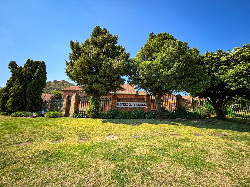 2 Bedroom Property for Sale in Bassonia Gauteng