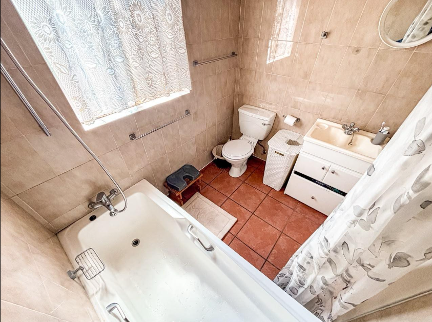 2 Bedroom Property for Sale in Bassonia Gauteng