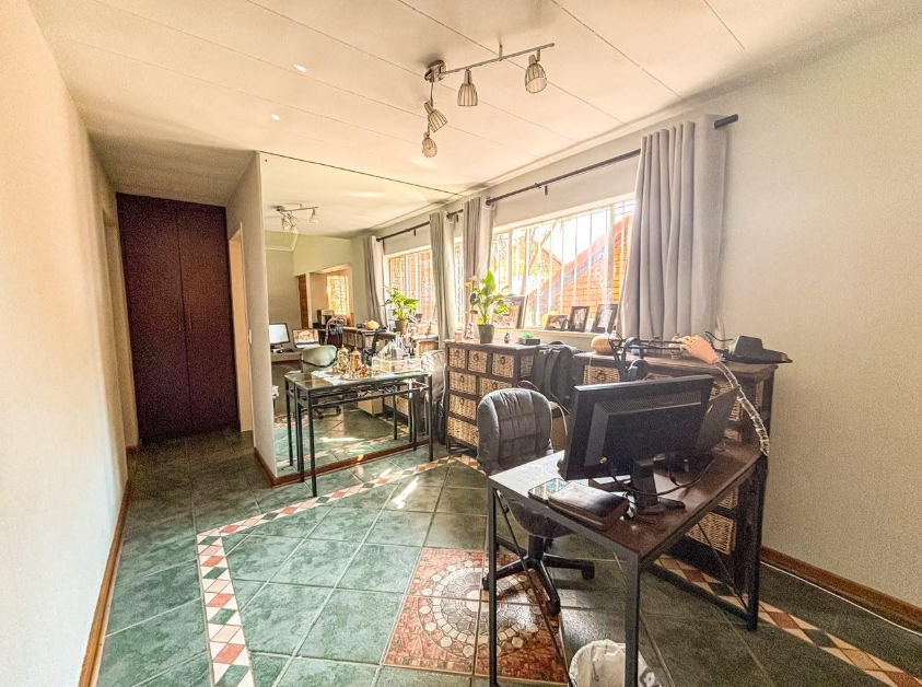 2 Bedroom Property for Sale in Bassonia Gauteng