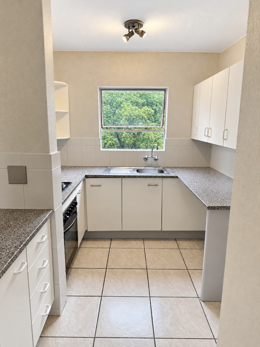 To Let 2 Bedroom Property for Rent in Bryanston Gauteng