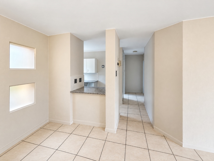 To Let 2 Bedroom Property for Rent in Bryanston Gauteng