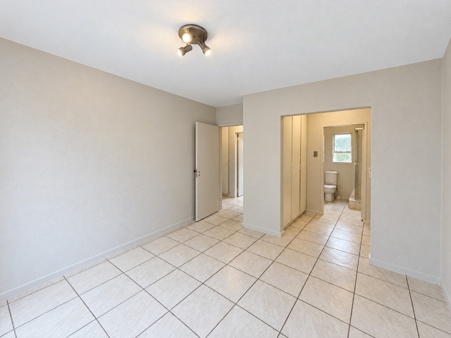 To Let 2 Bedroom Property for Rent in Bryanston Gauteng