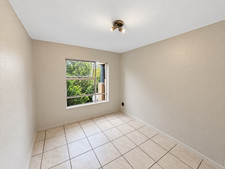 To Let 2 Bedroom Property for Rent in Bryanston Gauteng