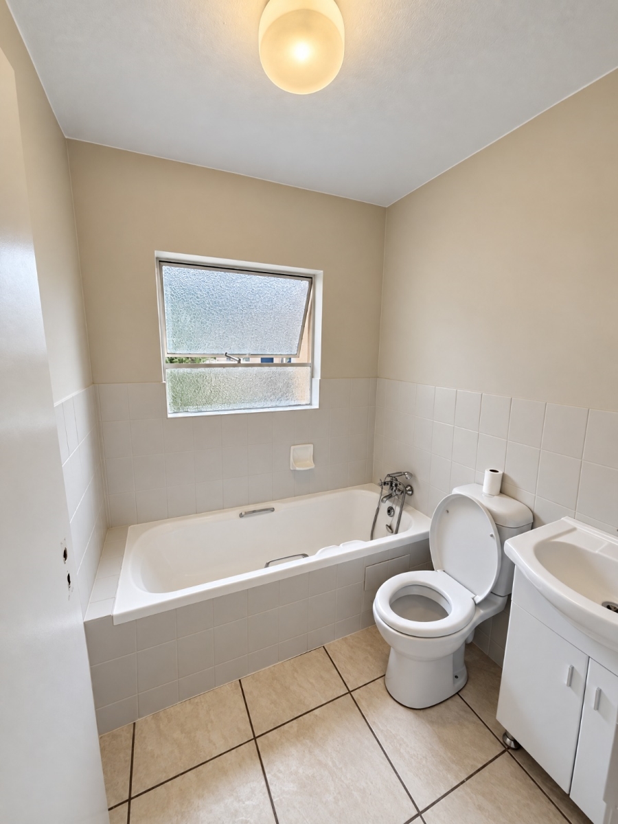To Let 2 Bedroom Property for Rent in Bryanston Gauteng