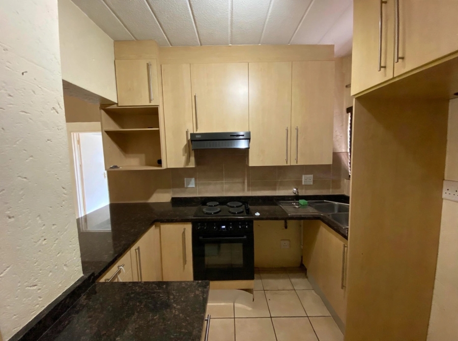 To Let 2 Bedroom Property for Rent in Lonehill Gauteng
