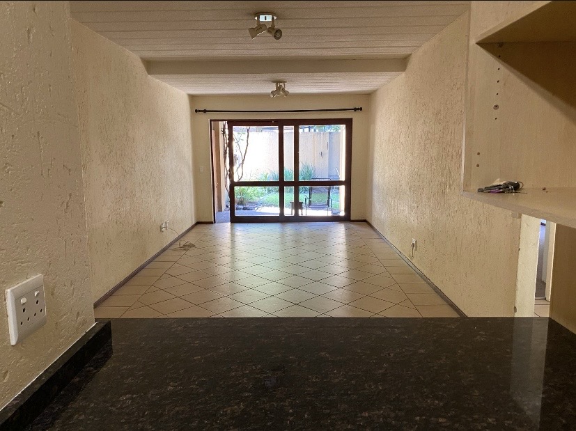 To Let 2 Bedroom Property for Rent in Lonehill Gauteng