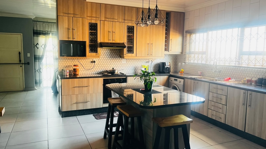 3 Bedroom Property for Sale in Crystal Park Gauteng