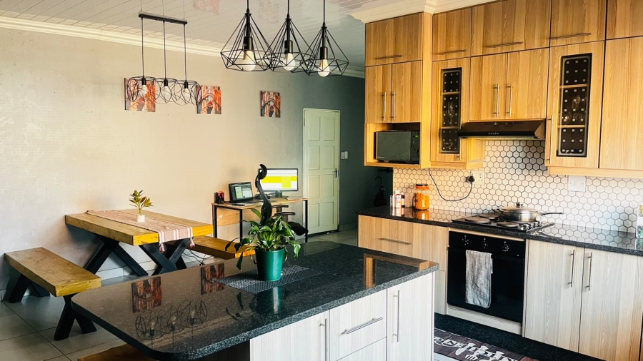 3 Bedroom Property for Sale in Crystal Park Gauteng