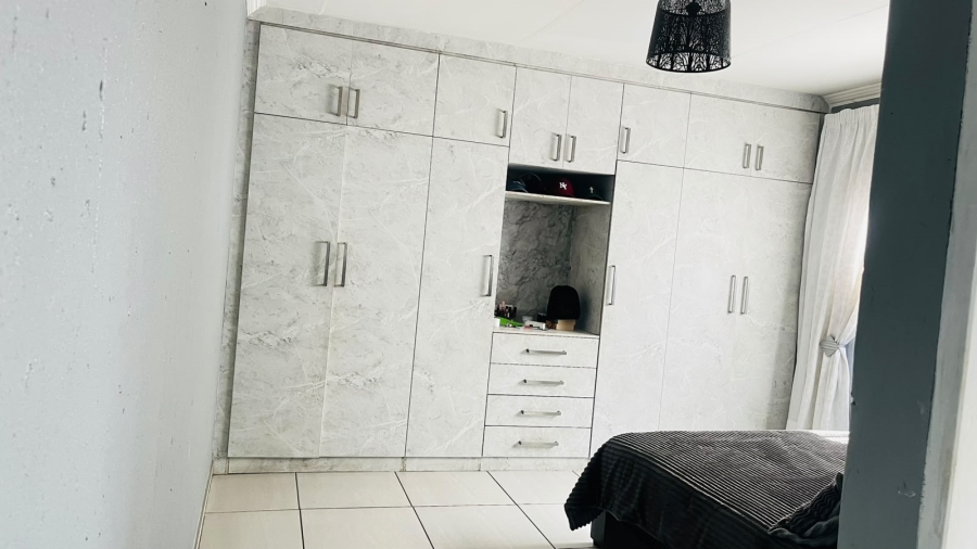 3 Bedroom Property for Sale in Crystal Park Gauteng