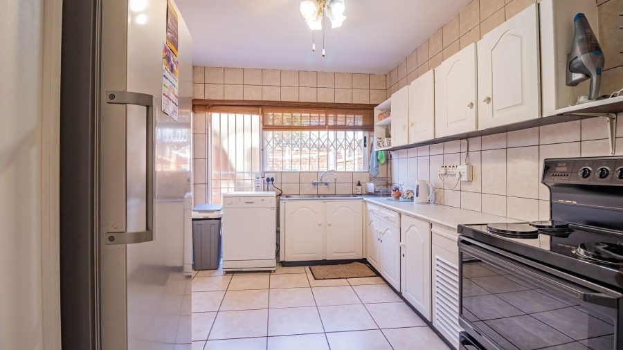 3 Bedroom Property for Sale in Selcourt Gauteng