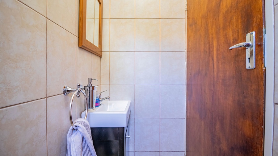 3 Bedroom Property for Sale in Selcourt Gauteng