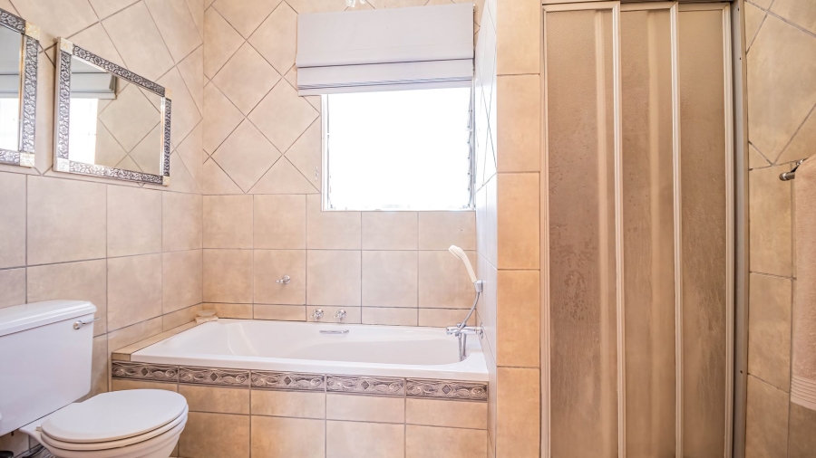 3 Bedroom Property for Sale in Selcourt Gauteng