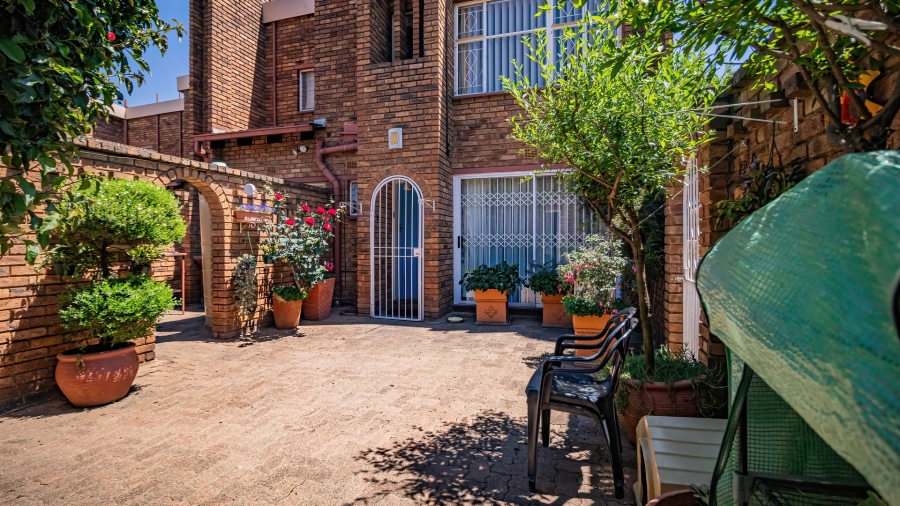 3 Bedroom Property for Sale in Selcourt Gauteng