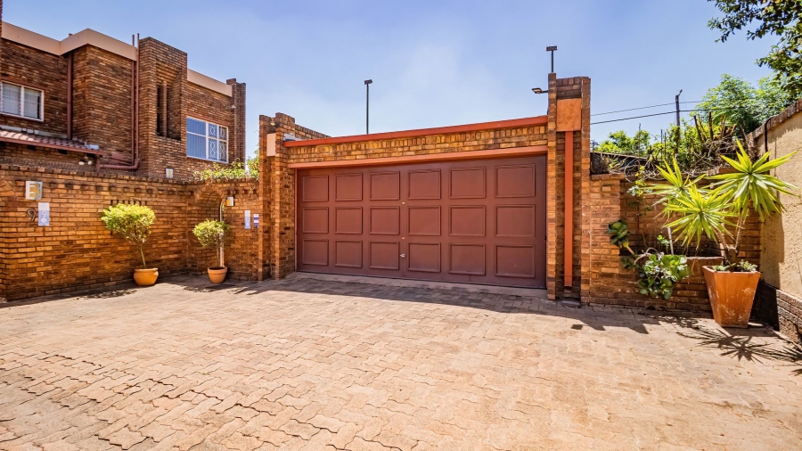 3 Bedroom Property for Sale in Selcourt Gauteng