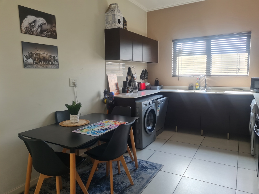 To Let 1 Bedroom Property for Rent in Greenstone Hill Gauteng