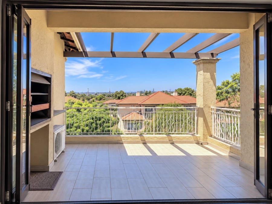 2 Bedroom Property for Sale in Sunninghill Gauteng