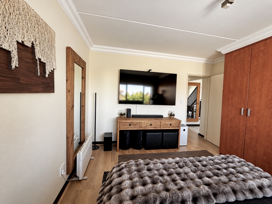 2 Bedroom Property for Sale in Sunninghill Gauteng