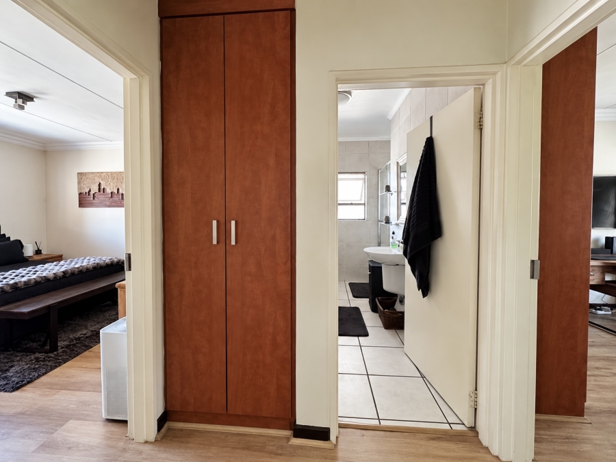 2 Bedroom Property for Sale in Sunninghill Gauteng