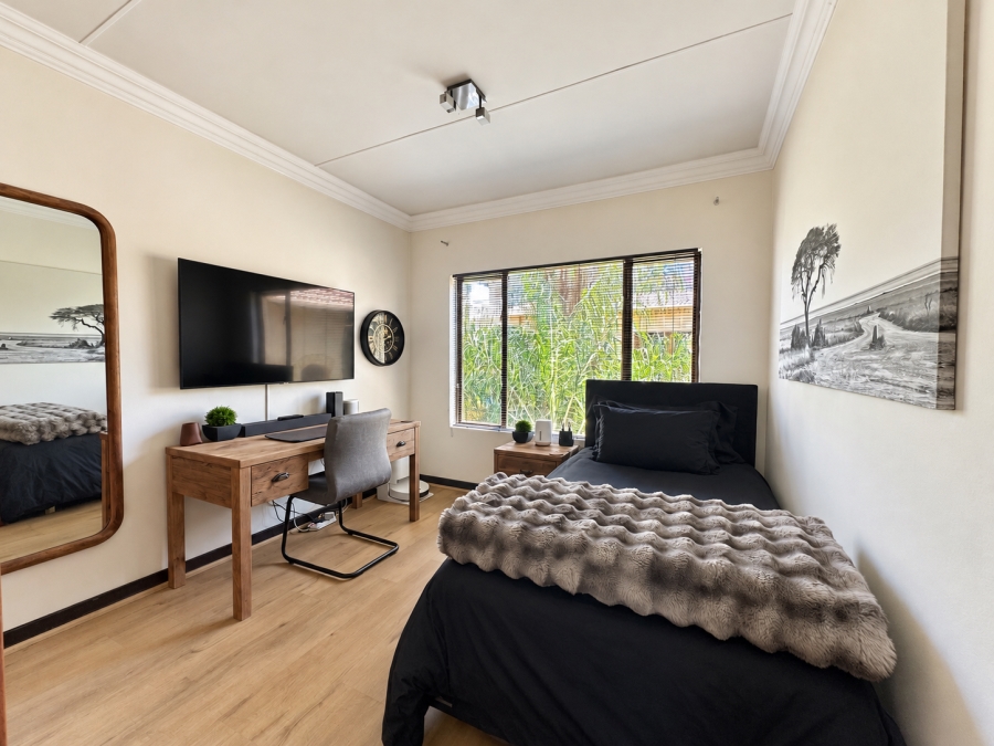 2 Bedroom Property for Sale in Sunninghill Gauteng