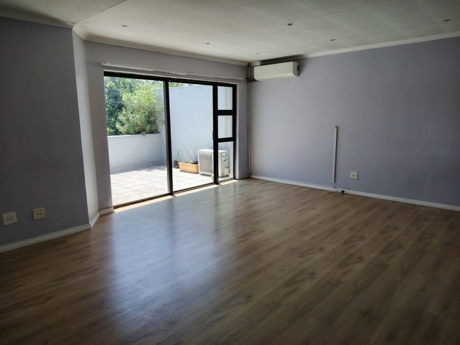 To Let 3 Bedroom Property for Rent in Lakefield Gauteng